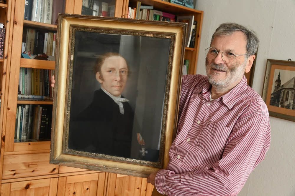 Pfarrer Hans-Martin Ilse hat sich mit Leben und Wirken seines Vorgängers Daniel Amadeus Neander beschäftigt. Neander ließ 1816, zehn Jahre nach der Schlacht bei Jena-Auerstedt, den Friedensstein auf dem Knabenberg errichten.