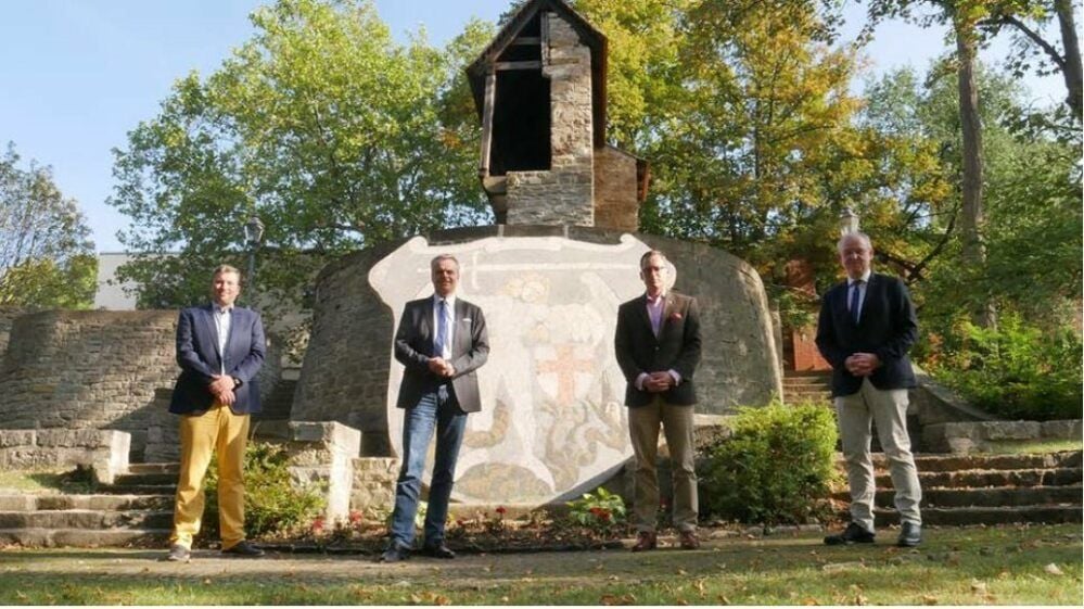 Südzucker am Rathaus: Betriebsleiter Frank Kiesewetter, neuer Regionalleiter Stefan Mondel, Oberbürgermeister Christian Thieme und der ehemalige Werkleiter Markus Lorenz (von links) trafen sich.