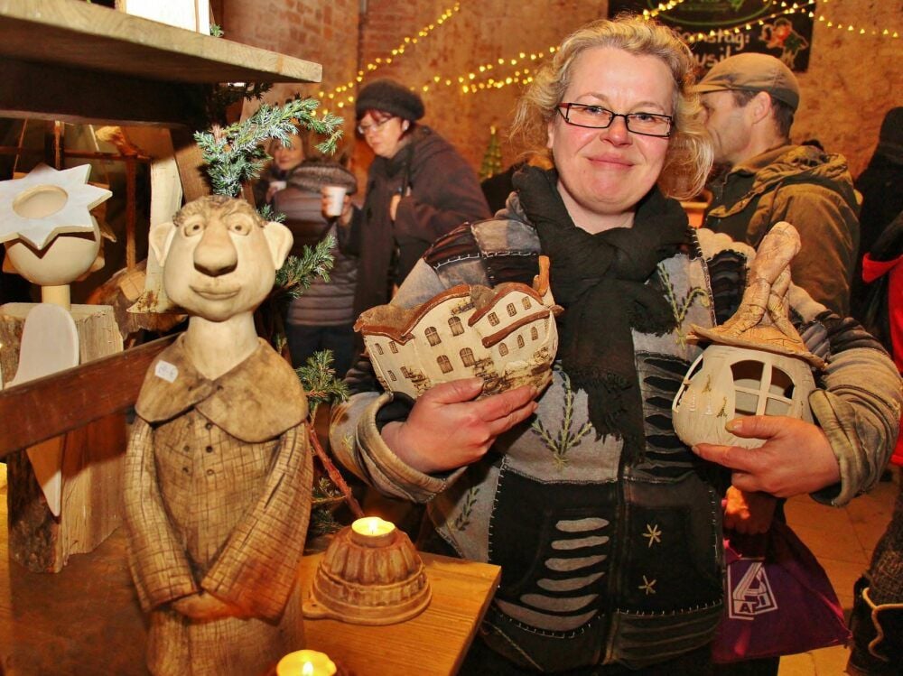 Die „Weihnacht“ in der Marienkirche ist über Aken hinaus bekannt, mehrere Tausend Besucher kamen jedes Jahr. Anke Schwaneberg - hier bei der zweiten Auflage 2017 - muss 2020 coronabedingt über Alternativen nachdenken.