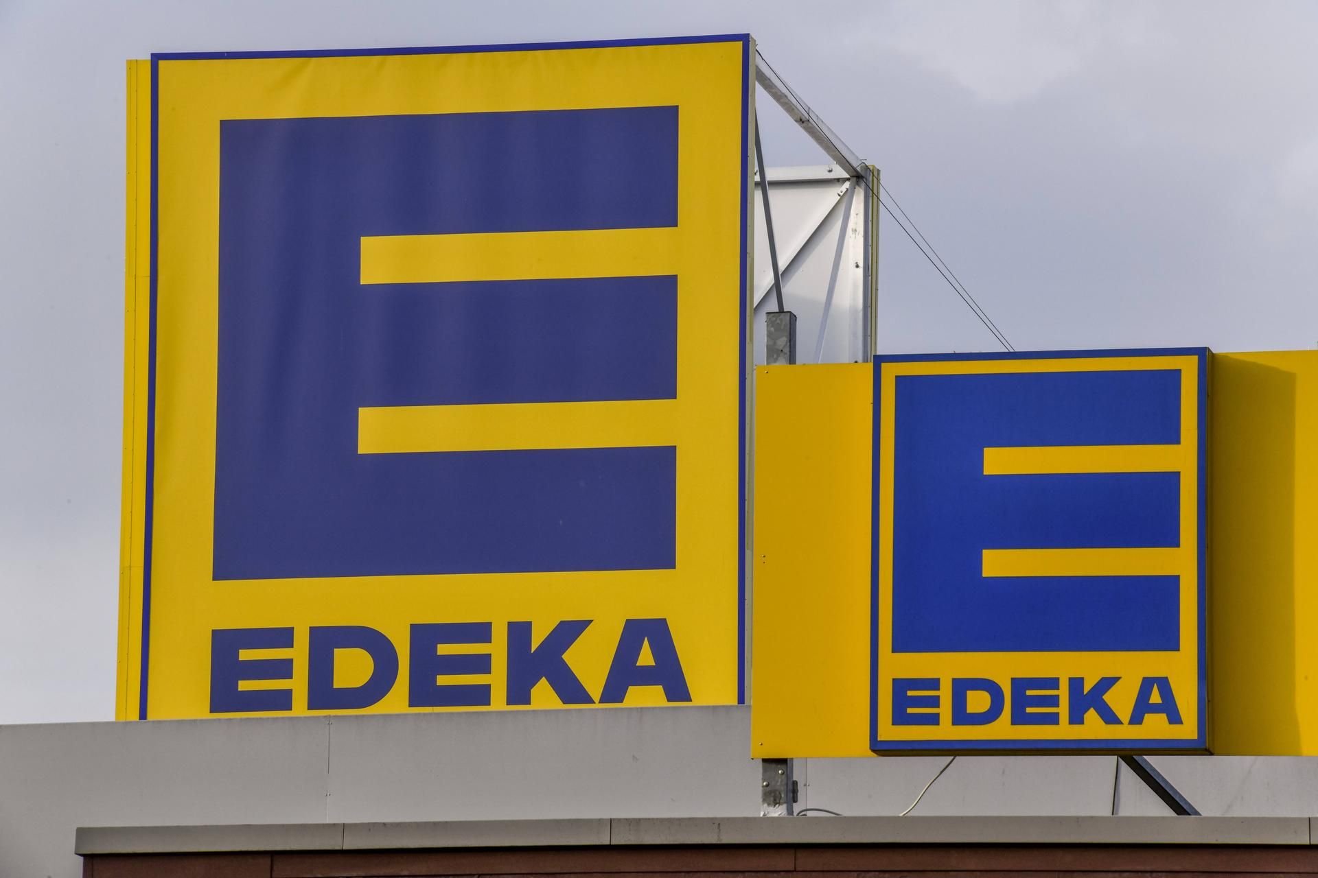 Das Logo prangt an einem Edeka-Markt. (Symbolbild)