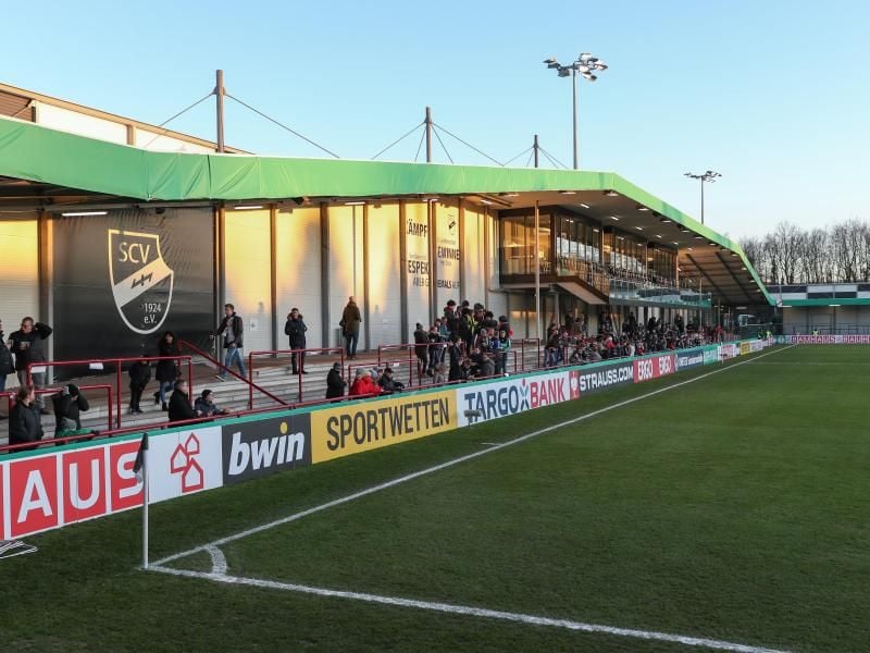Das Relegations-Rückspiel zur 3. Liga zwischen Verl und Lok Leipzig darf nicht in Verl stattfinden. Foto: Friso Gentsch/dpa