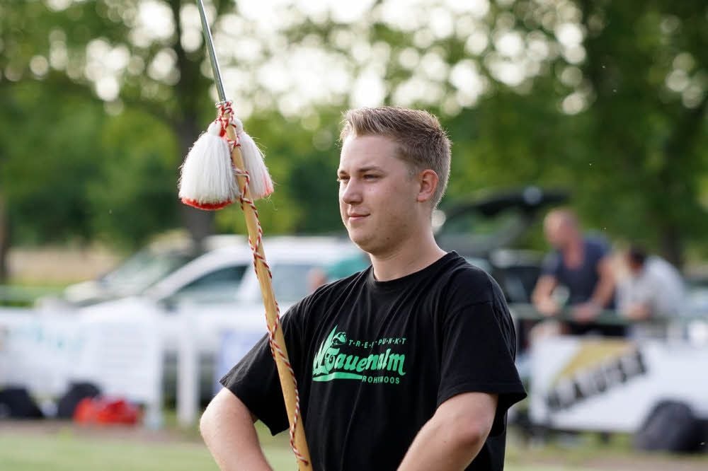 Der 19-jährige Felix Bongort war erstmals Stabführer bei den Erwachsenen.