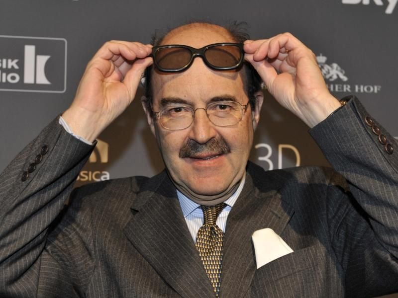 Fritz von Thurn und Taxis verabschiedet sich vom Mikrofon. Foto: Volker Dornberger