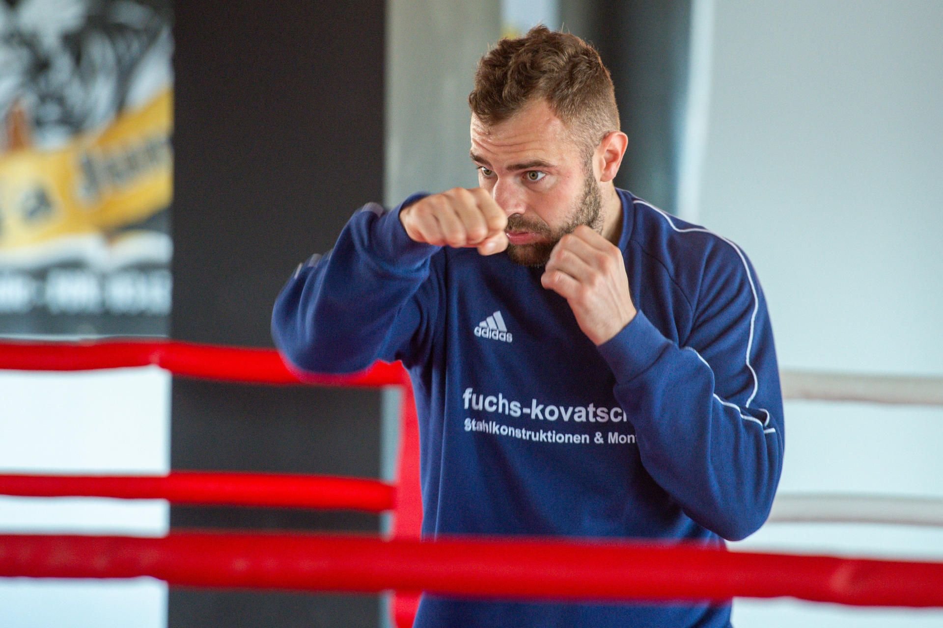 Dominic Bösel bereitet sich auf seinen WM-Kampf in Halle vor.