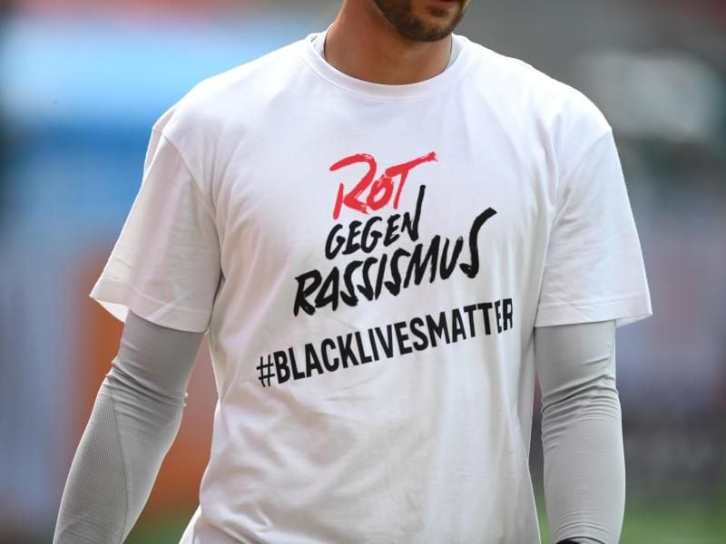 Der FC Bayern München setzt ein Zeichen im Kampf gegen Rassismus und für mehr Toleranz, Respekt und Menschlichkeit. Foto: Matthias Hangst/Getty Images Europe/Pool/dpa