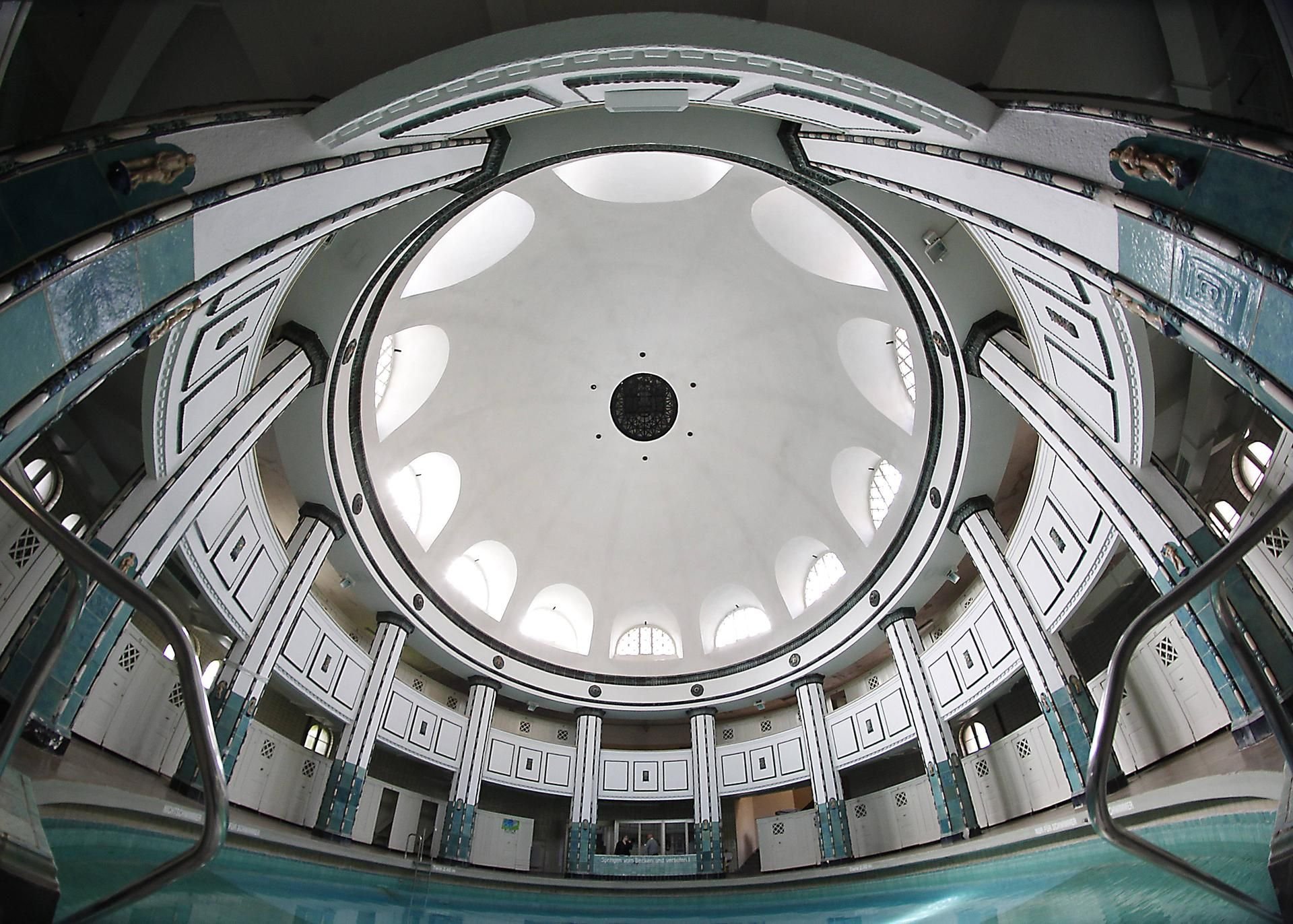 Die Kuppelhalle über dem „Frauenbecken“ im Stadtbad Halle.