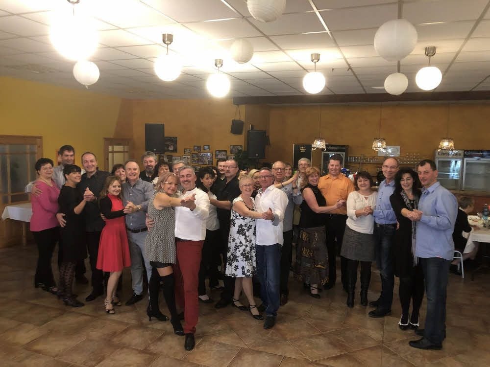 Dass der Walzer-Brunch des Tanzkreises gefragt ist, zeigte die zurückliegende Veranstaltung. Jüngere und ältere Tanzpaare sind willkommen. Demnächst veranstaltet der Tanzkreis auch einen Discofox-Abend.