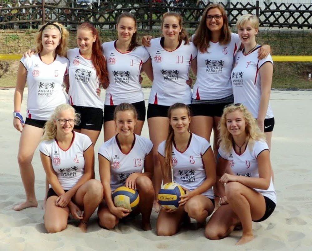 Die Volleyballerinnen des MTV Wittenberg II, hier beim Turnier in Nudersdorf, starten ab der kommenden Saison in der Nachwuchs-Landesliga U 20 und im Landesklassen-Spielbetrieb der Frauen.