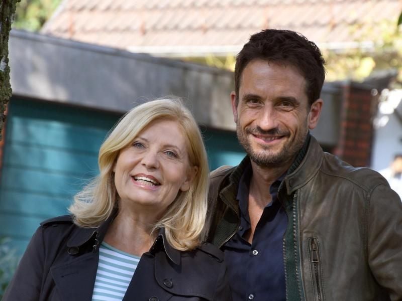 Die Schauspieler Sabine Postel als Hauptkommissarin Inga Lürsen und Oliver Mommsen als Hauptkommissar Nils Stedefreund ermitteln zum fünftletzten Mal gemeinsam in Bremen. Foto: Carmen Jaspersen