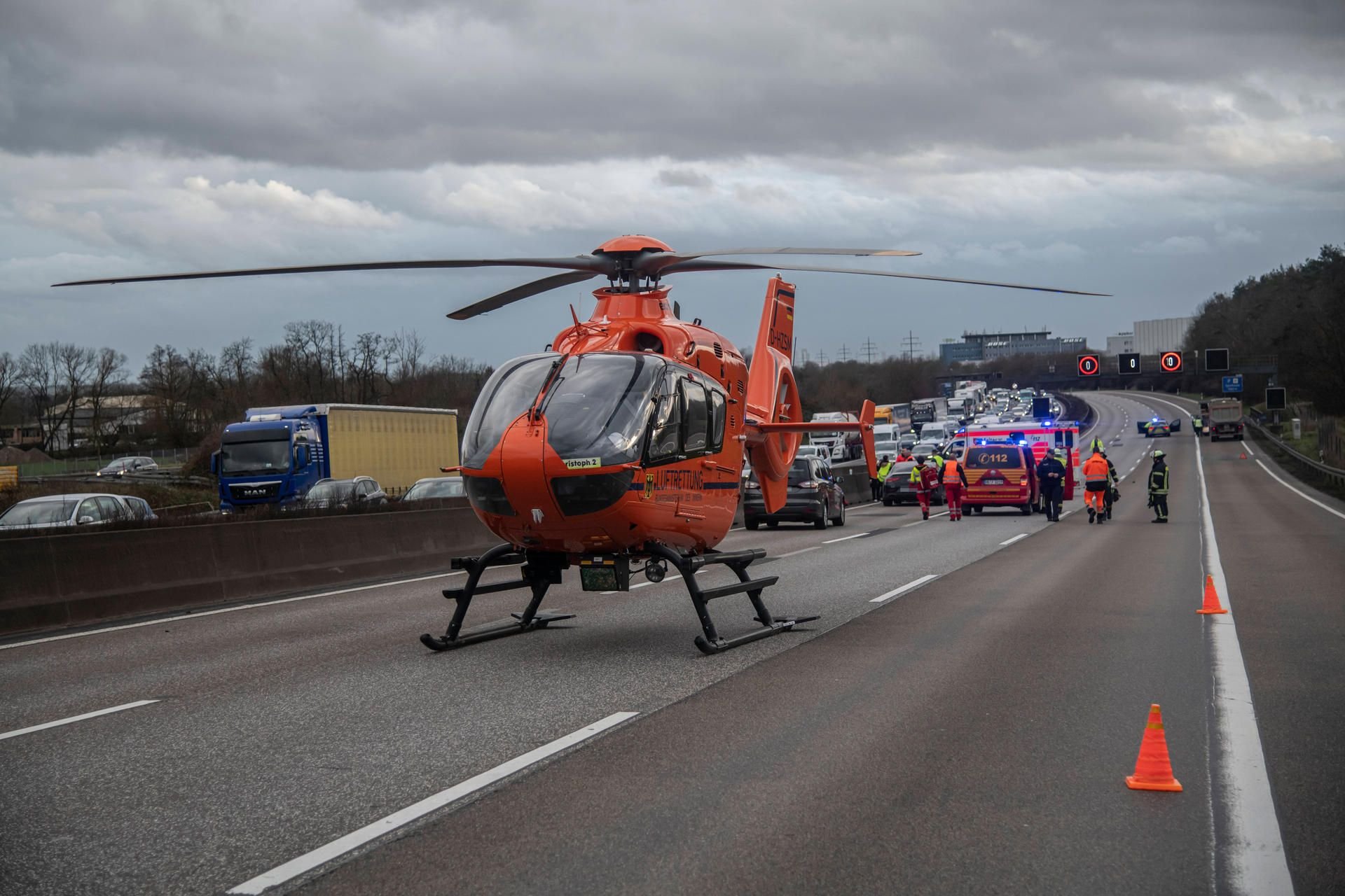 Sieben Verletzte bei Massenkarambolage auf A5 bei Friedrichsdorf