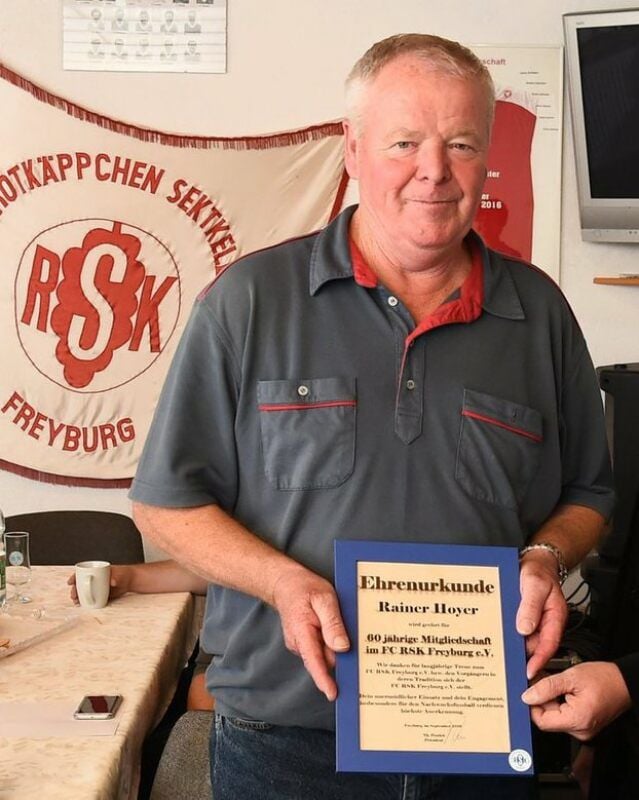 Ist inzwischen seit 64 Jahren Mitglied des FC RSK Freyburg: unser Tippspiel-Experte Rainer Hoyer.