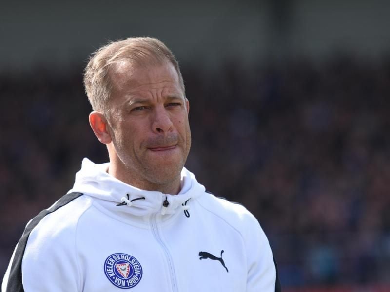Kiels Trainer Markus Anfang soll nach Medienberichten zum FC Köln wechseln. Foto: Daniel Bockwoldt