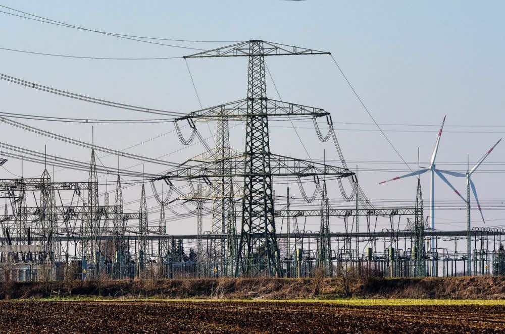 Der Windstrom soll künftig nicht mit einer Freileitung nach Bayern gebracht werden, sondern unterirdisch. Umspannwerke wie in Bad Dürrenberg sind durch das Projekt also nicht betroffen.
