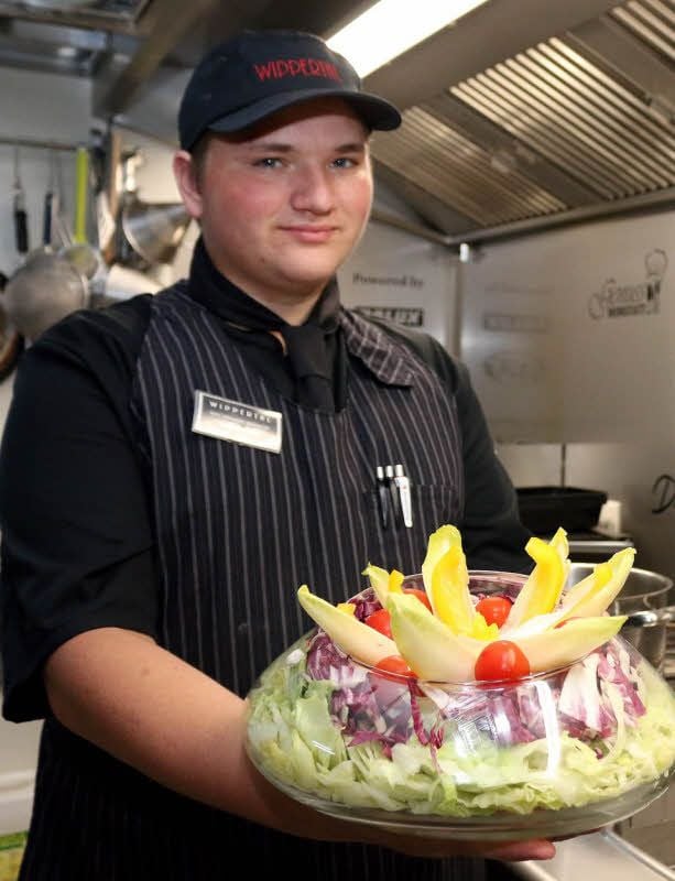Manuel Schagow begann eine Ausbildung zum Koch im Hotel Wippertal in Ilberstedt.