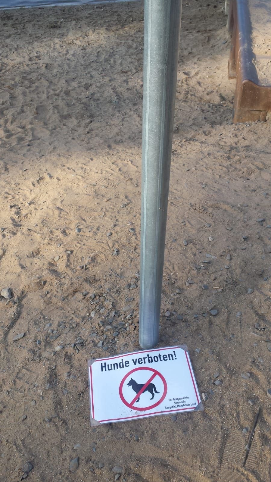 Das Verbotssschild am Strand von Aseleben.
