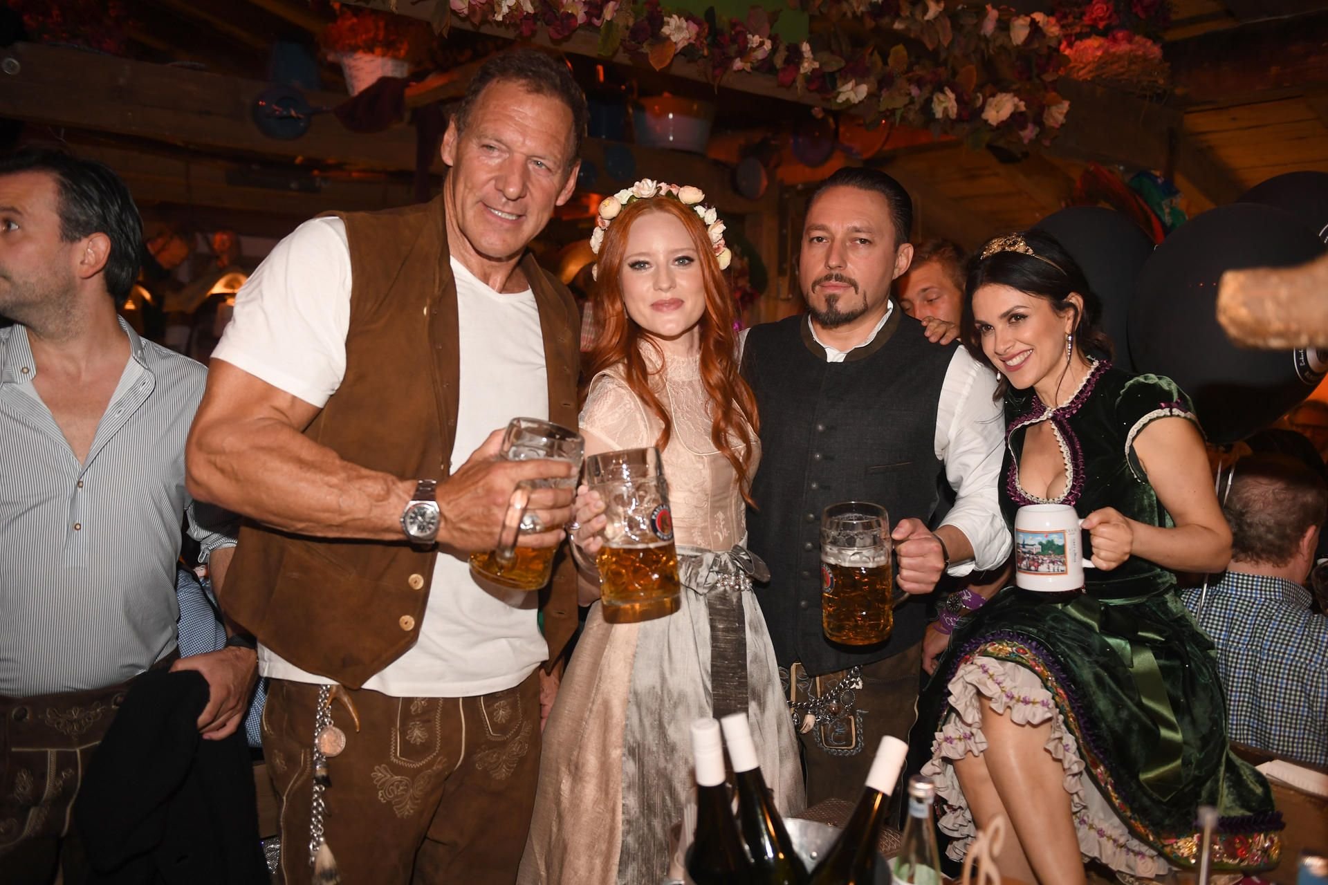 Barbara Meier beim Oktoberfest (l. Schauspieler Ralf Möller)