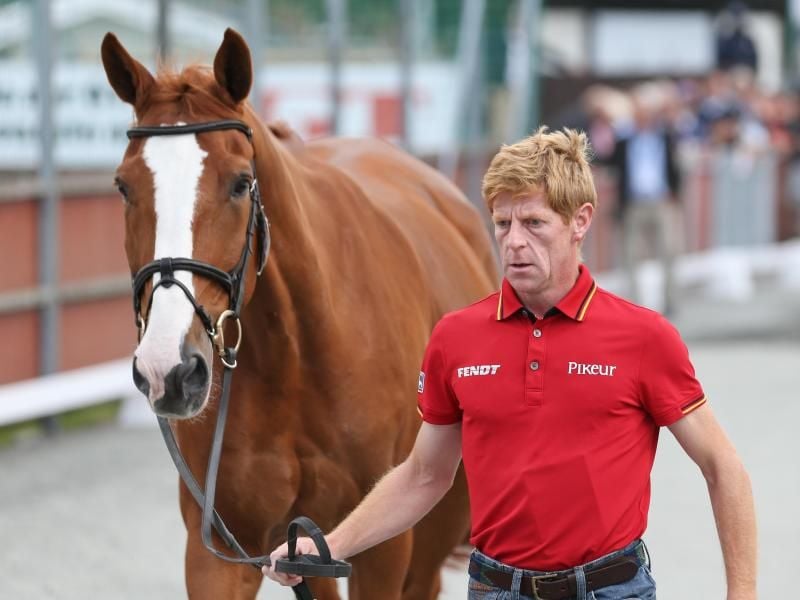 Der deutsche Springreiter Marcus Ehning und sein Team sind bei der Europameisterschaft in Göteborg nicht unter Druck. Foto: Friso Gentsch