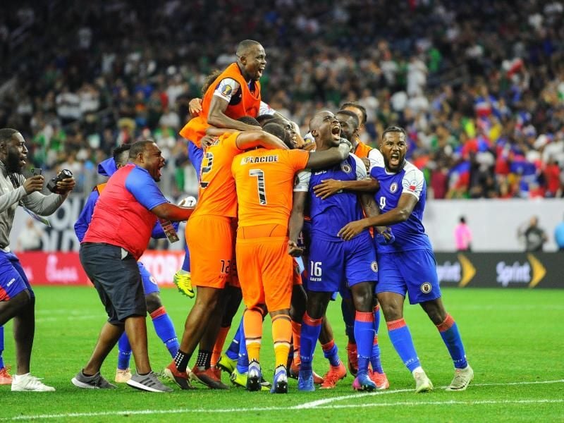 Die haitianische Fußballnationalmannschaft feiert nach dem 3:2-Sieg über Kanada. Foto: Kevin Langley/CSM via ZUMA Wire