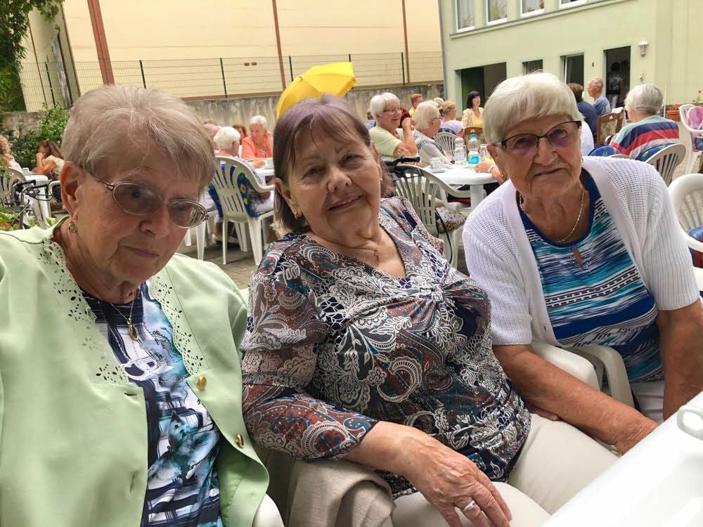 Edith Haase, Hanna Jagla und Margot Schubert (v.l.) feiern gern mit.