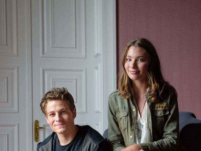 Moritz Bäckerling und Leia Holzwick bei den Dreharbeiten. Foto: Oliver Dietze