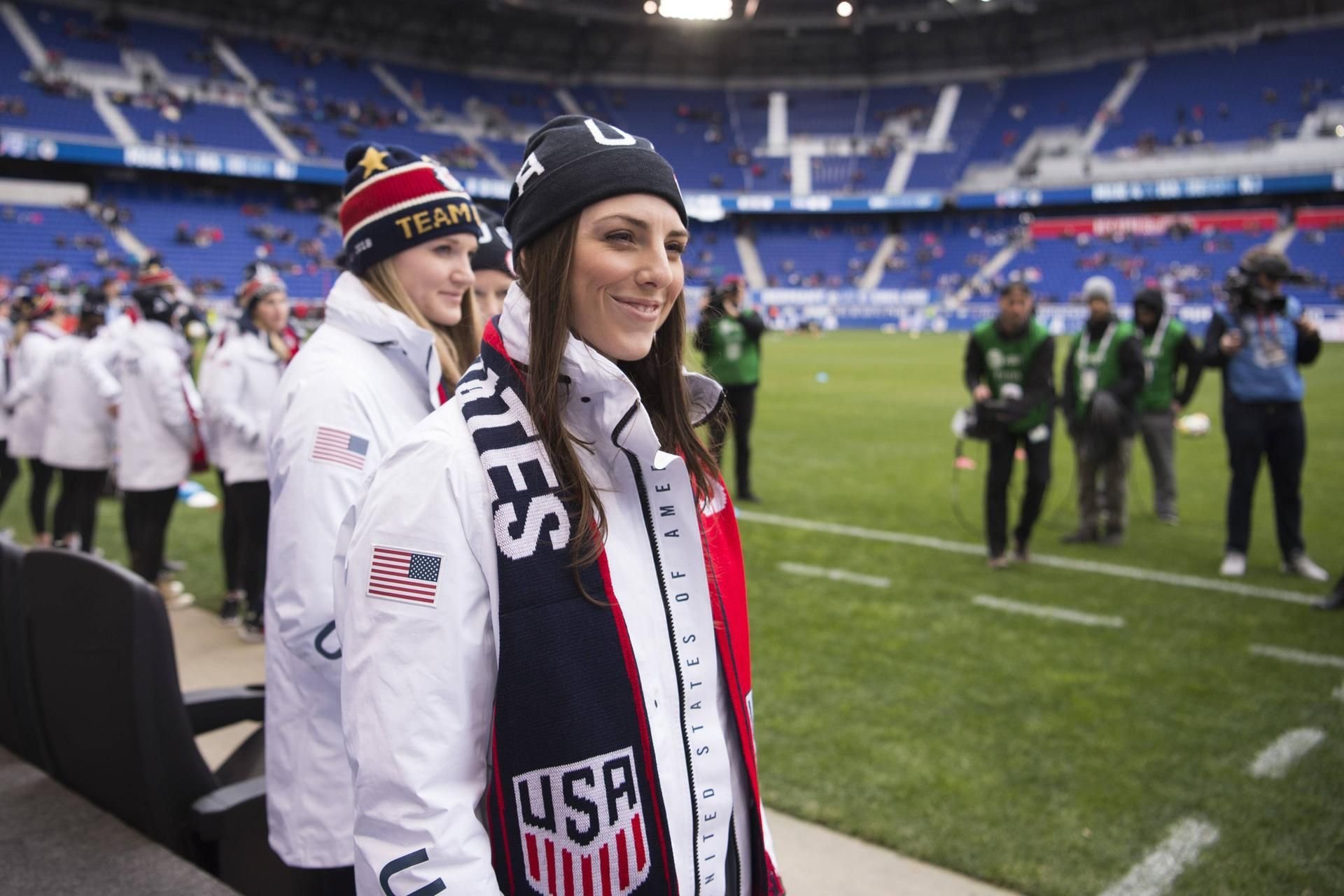 US-Eishockey-Star Hilary Knight fordert eine bessere Bezahlung in der NWHL.