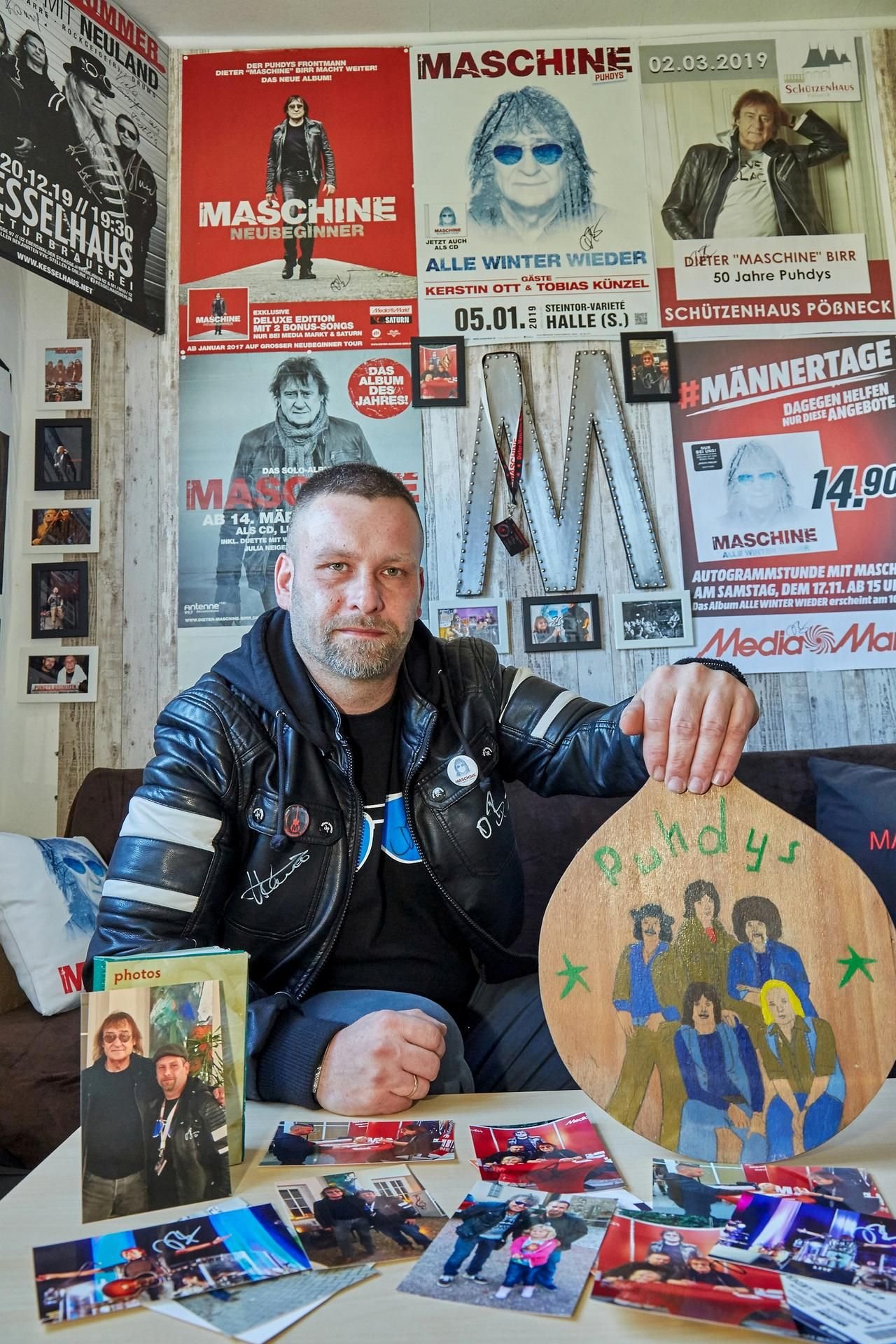 Ronny Manzke und seine Fanartikel von den „Puhdys“.