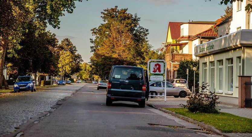 Vor der Linden-Apotheke in Gräfenhainichen könnte es ein neues Parkregime geben.
