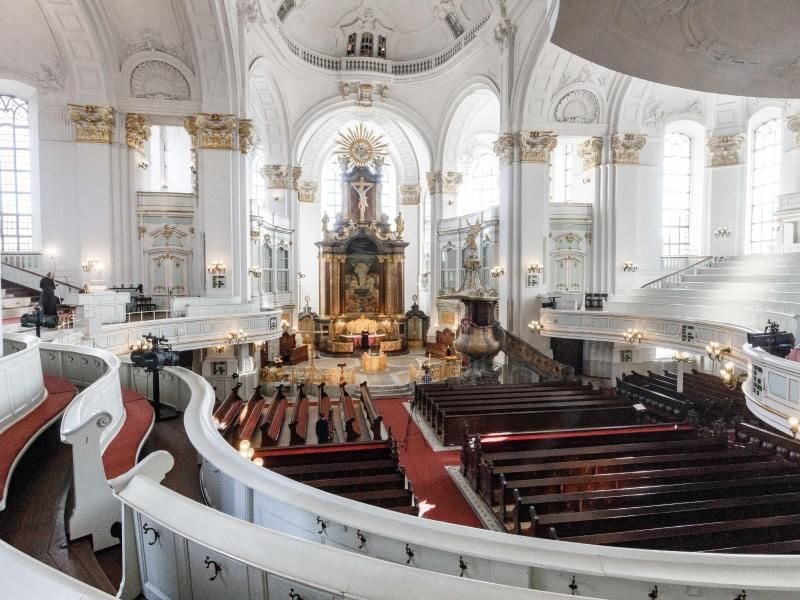 Die evangelische Hauptkirche Sankt Michaelis, umgangssprachlich Michel, in Hamburg. Foto: Markus Scholz/dpa/Archivbild