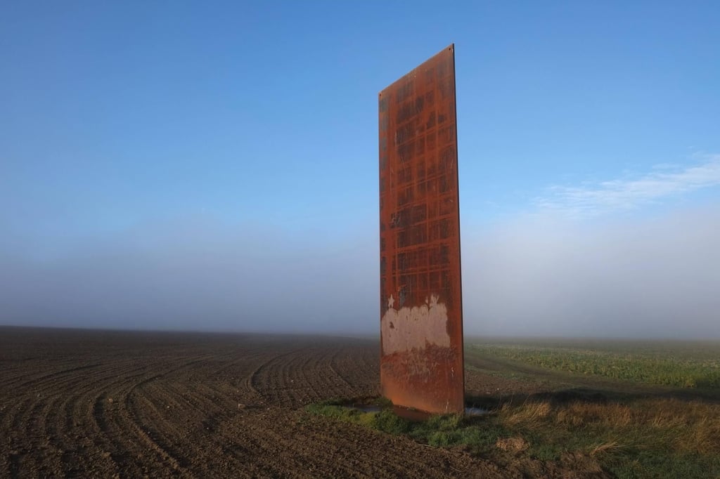 Mahnmal aus Stahl auf dem Harzer Grenzweg. Die Koalition in Sachsen-Anhalt hat den Streit um das Grüne Band offenbar beigelegt. (Archivfoto)