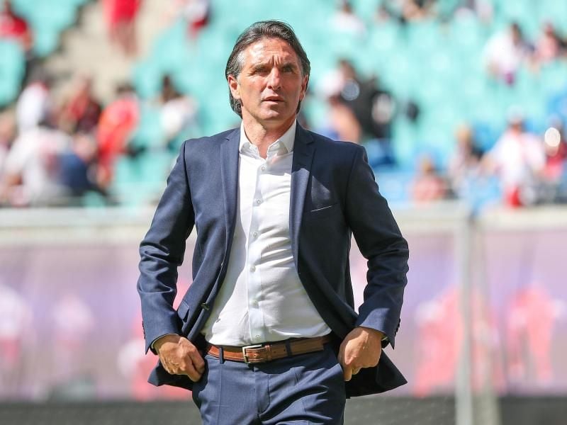 Wolfsburgs Trainer Bruno Labbadia gab seiner Mannschaft einen Tag frei. Foto: Jan Woitas