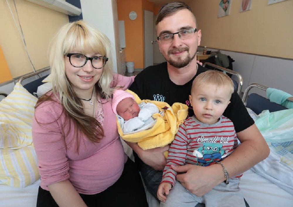 Die kleine Familie ist größer geworden: Sabrina, Annemarie, Carsten und Richard Hübel.
