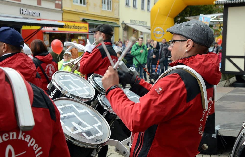 Wenn auf dem Roßmarkt die Schalmeien spielen, dann zieht es sofort die Besucher an.