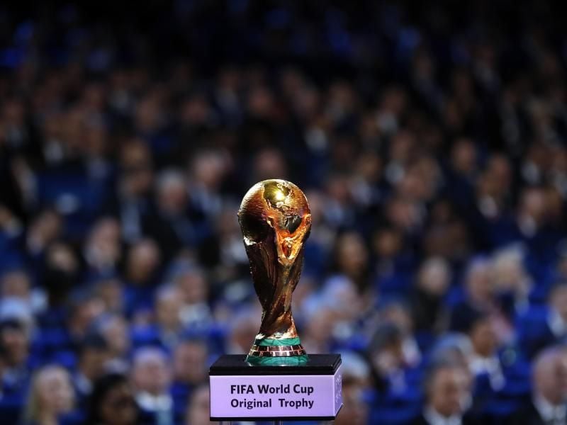 Vom 14.6. bis zum 15.7. spielen die Teams in Russland um den WM-Pokal. Foto: Alexander Zemlianichenko/AP