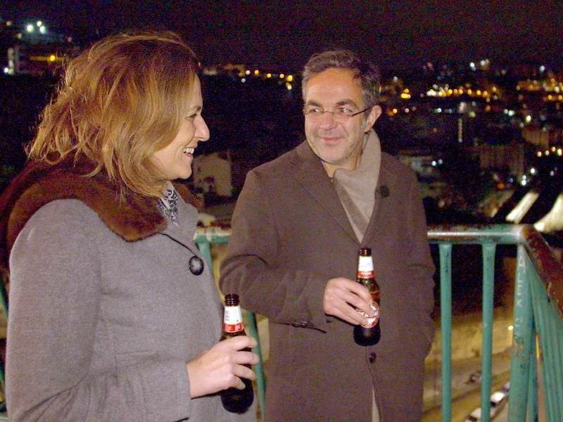Die Schauspielerin Martina Gedeck und der Schriftsteller Navid Kermani verbringen einen Abend voller Gegensätze in Neapel. Foto: avanti media fiction/ZDF/Arte