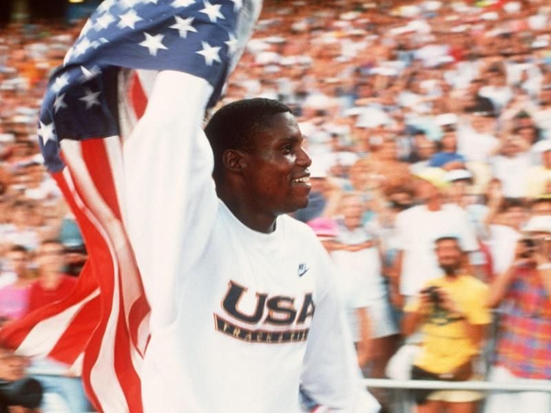 Carl Lewis bei den Olympischen Sommerspiele 1992 in Barcelona. Foto: dpa