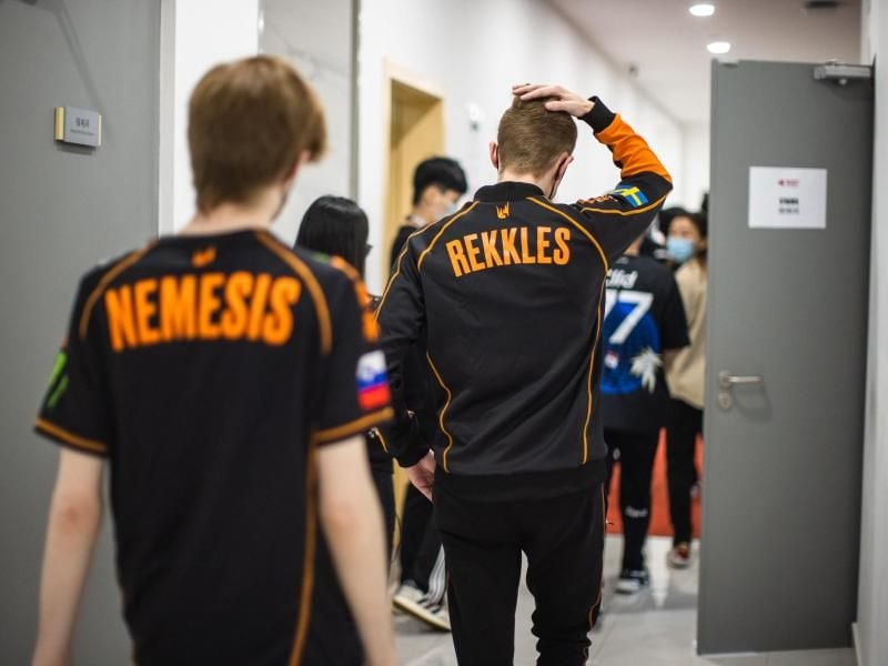 Fnatic muss nach der Niederlage im Viertelfinale der League-of-Legends-Weltmeisterschaft gegen Top Esports nach Hause fahren. Foto: Riot Games/dpa