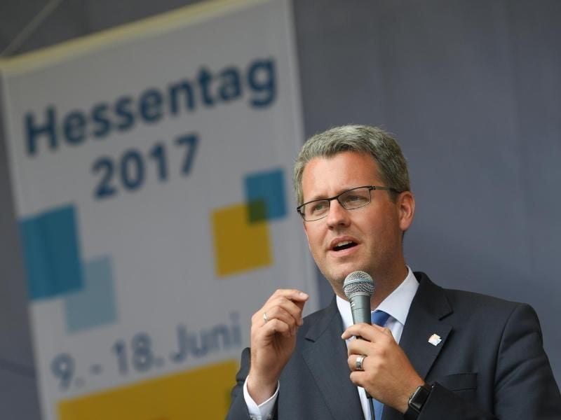 Rüsselsheims Oberbürgermeister Patrick Burghardt (CDU) spricht beim Hessentag 2017. Foto: Arne Dedert