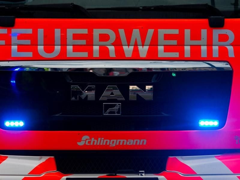 Ein Blick auf einen Einsatzwagen der Feuerwehr Oldenburg. Foto: Mohssen Assanimoghaddam/dpa/Symbolbild