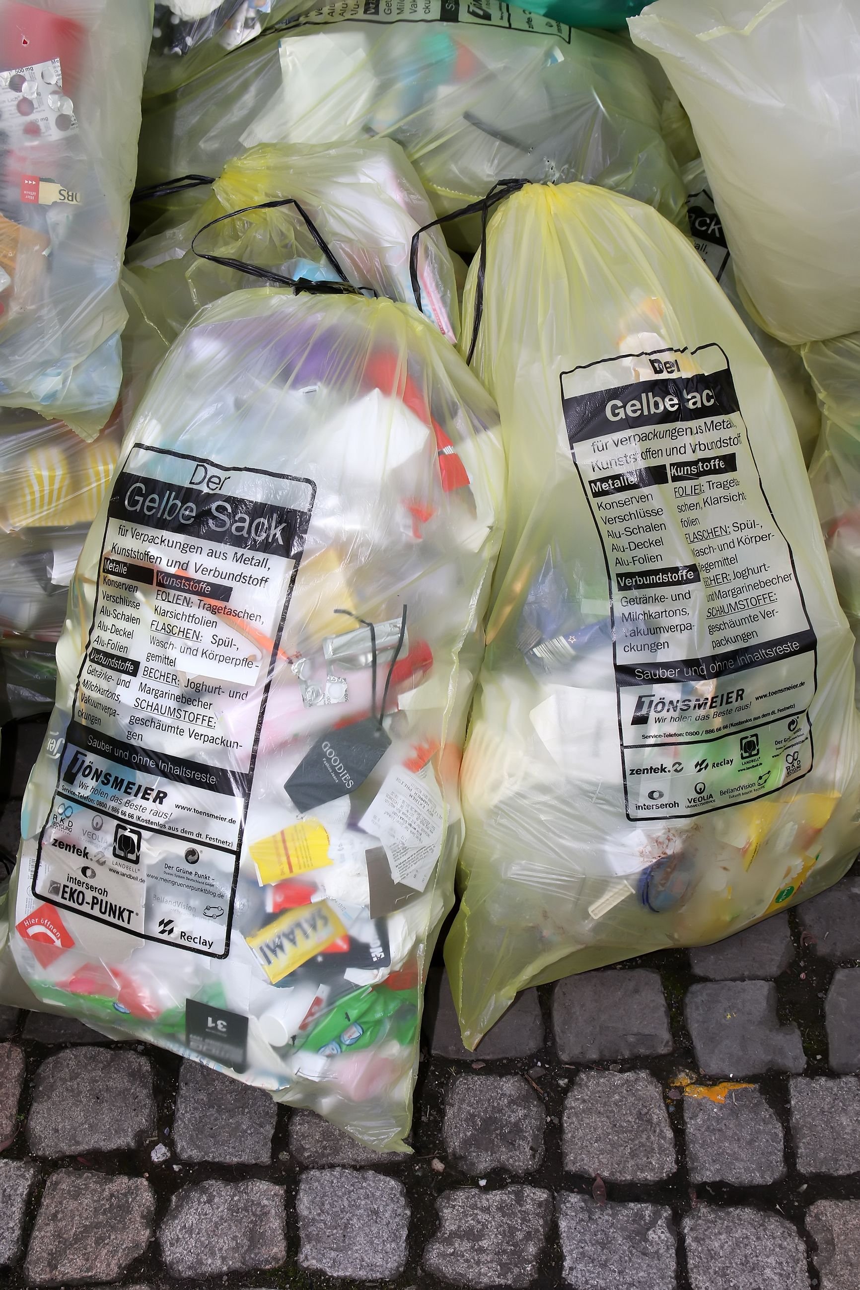 Die Gelben Säcke wären so dünn, dass sie ständig reißen.