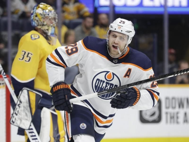 Leon Draisaitl will mit den Edmonton Oilers den Stanley Cup gewinnen. Foto: Mark Humphrey/AP/dpa