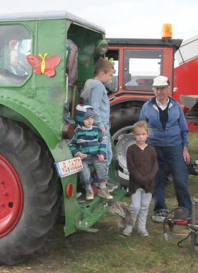 Der alte „Pionier“ von Reinhard Schulze lockte auch Kinder an.