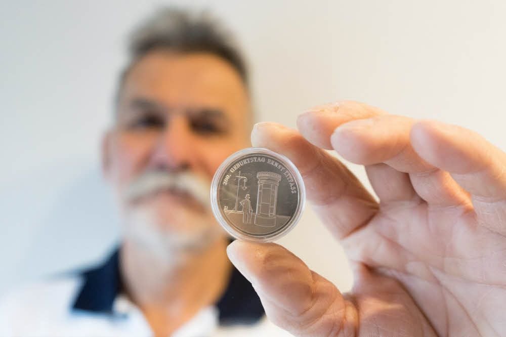 Die 20-Euro-Gedenkmünze zum 200. Geburtstag des Erfinders der Litfaßsäule ist 2016 herausgegeben worden und ist eine der Lieblingsmünzen, die Istvan Marton besitzt. Gerade schöne Motive auf Gedenkmünzen wecken seine Interesse.