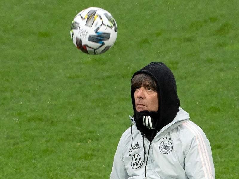 Der Bundestrainer hat einen klaren Plan: Gegen die Schweiz mit dem Sieger-Team von Kiew. Foto: Federico Gambarini/dpa