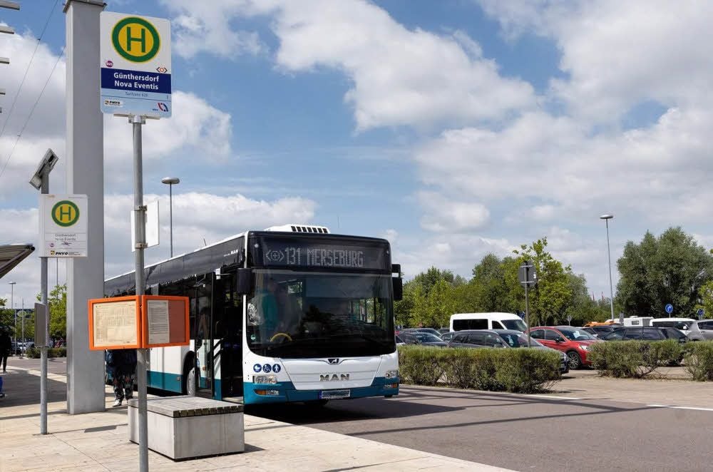 617.000 Fahrgäste nutzten 2017 die Linie 131. LVB und PNVG teilen sich den Betrieb. Bei einer engeren Taktung bräuchte die PNVG einen Bus mehr.