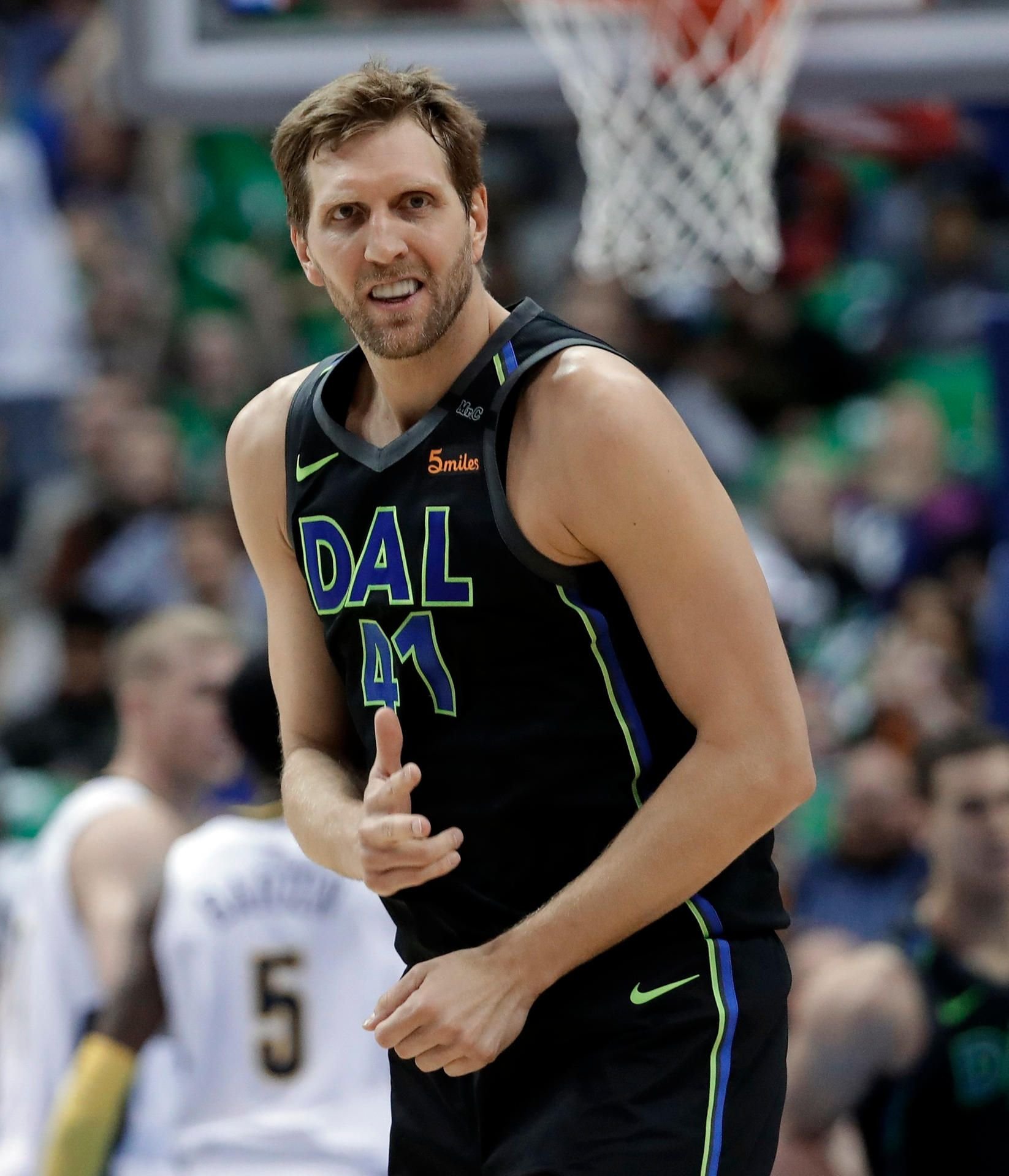 Dirk Nowitzki sagt, er sei „angewidert“ gewesen, als er von den Vorwürfen zum ersten Mal hörte.