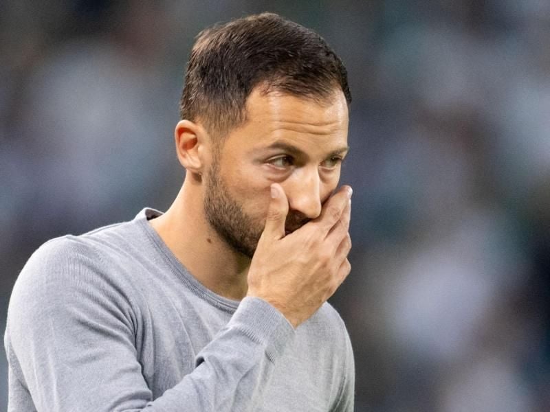Schalkes Trainer Domenico Tedesco will auch nach der dritten Niederlage nichts von einer Krise wissen. Foto: Bernd Thissen