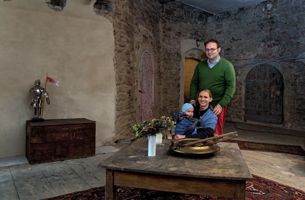 Mehr Platz als in Buro: Dagny und Matthias Prasse haben das marode Gut in Burgliebenau zwischen Halle und Leipzig gekauft.