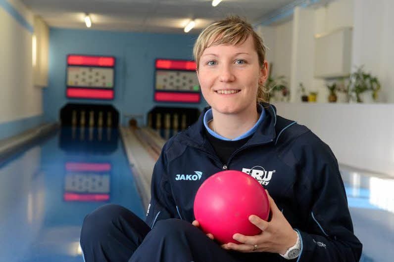 Die aus Naumburg stammende Classic-Keglerin Friederike Pfeffer hat mit dem SV Pöllwitz aus Thüringen in der vorigen Saison den Aufstieg in die 1. Bundesliga geschafft.