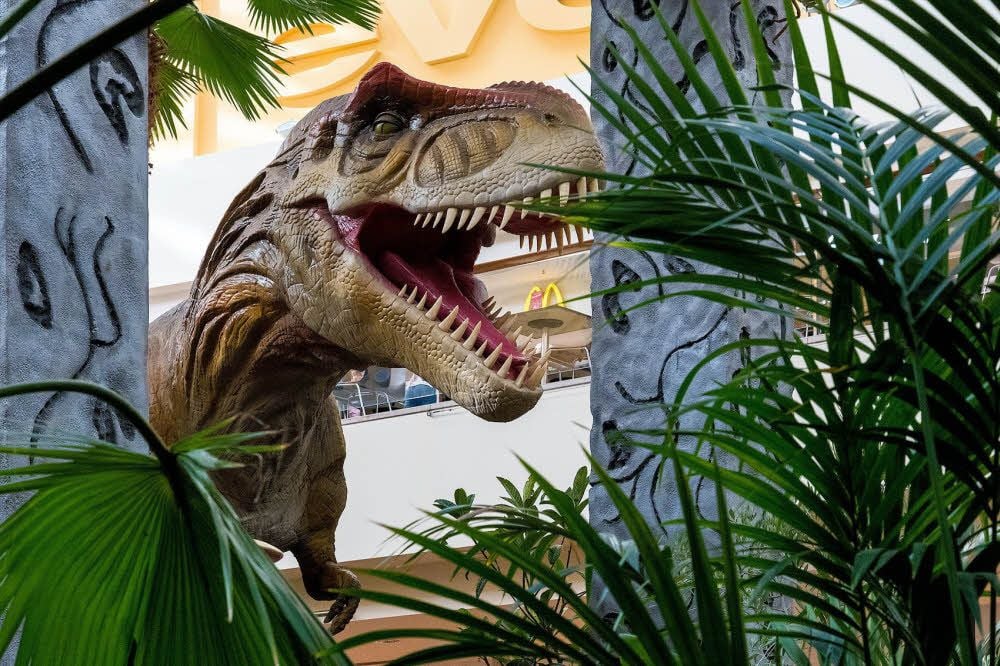 Giganten der Urzeit kann man jetzt in Nova Eventis in Günthersdorf hautnah erleben.
