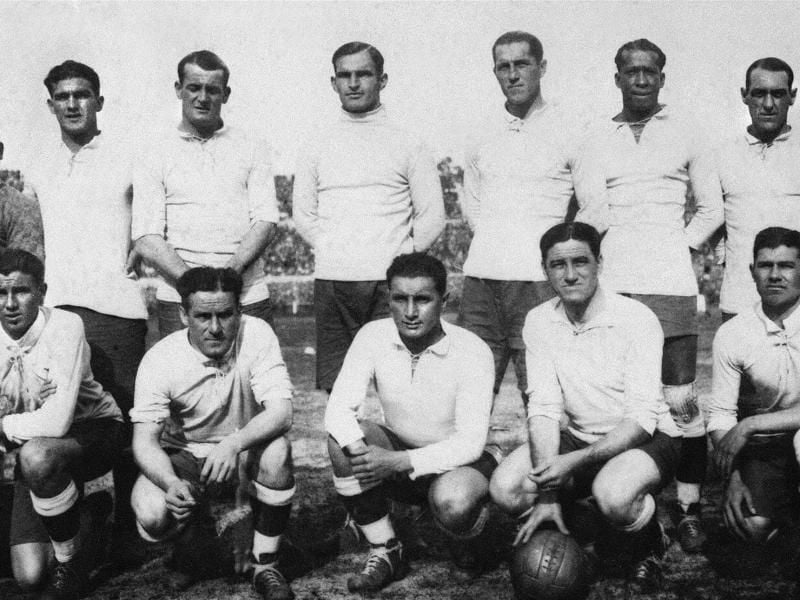 Im ersten Finale einer Fußball-WM holt die Nationalmannschaft von Uruguay am 30. Juli 1930 die Weltmeisterschaft. Foto: DB Staff/OFF/dpa